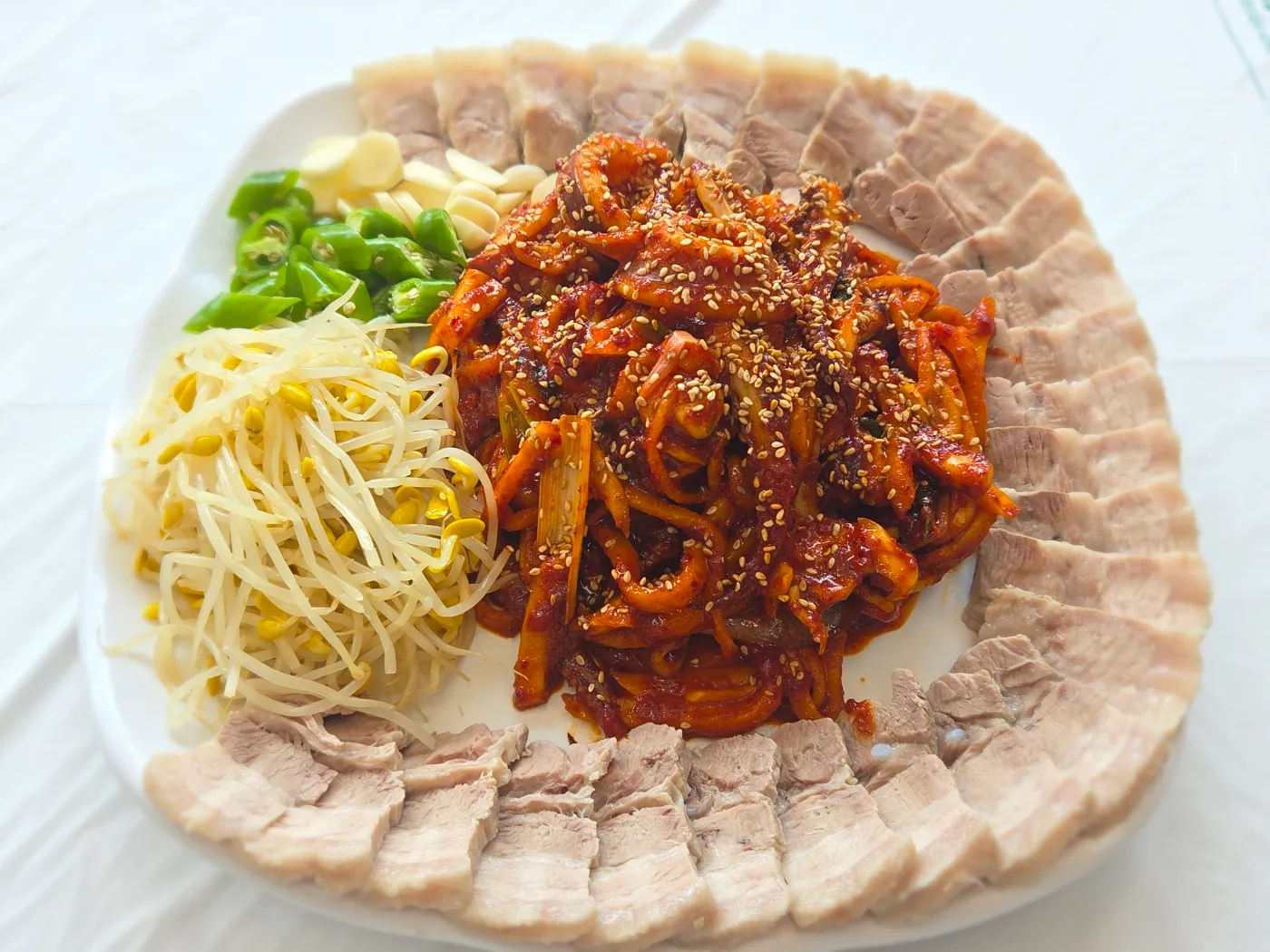 Hanol Noodles & Squid Bossam photo 1