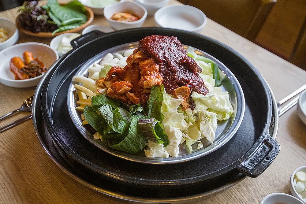 Memilkkot Dakgalbi Makguksuの写真1